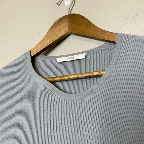 Tibi knotched neck open back 3/4 sleeve length ribbed knit top in grey small - Picture 4 of 5